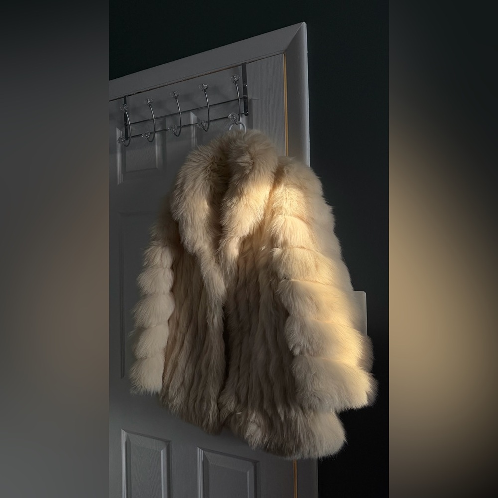 gorgeous vintage arctic white fox fur coat - Picture 2 of 15